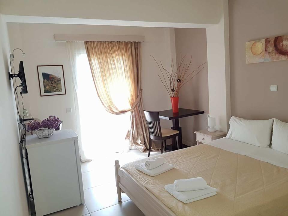 Hotel Philip Pylos Exterior photo
